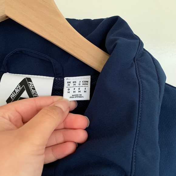 Palace windbreaker w/ hoodie! - Picture 4 of 5